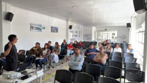 Explicaciones a los especialistas asistentes al curso de trauma pediátrico y POCUS en Boyacá.